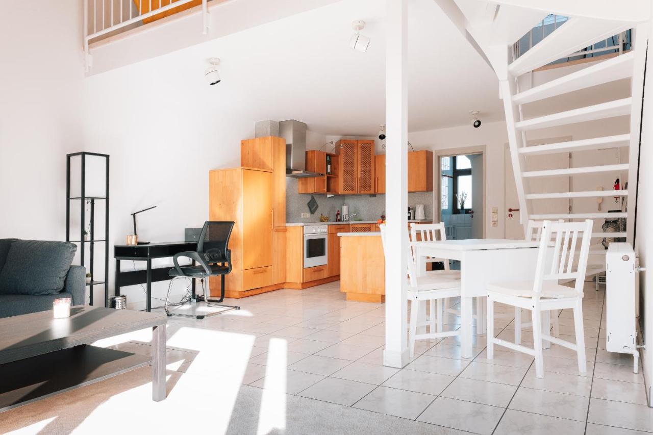 Maisonette-Wohnung Airport/Messe Stuttgart - Balkon - Parkplatz - Netflix Leura Extérieur photo